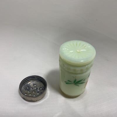 .223. HEISEY | Souvenir Custard Glass | Beechwood