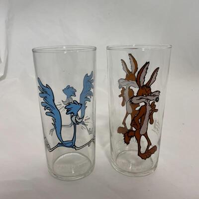 .233. VINTAGE | Looney Tunes | 1973 | Road Runner | Wile E Coyote 