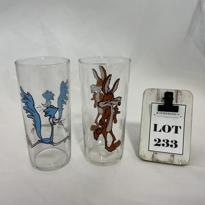 .233. VINTAGE | Looney Tunes | 1973 | Road Runner | Wile E Coyote 