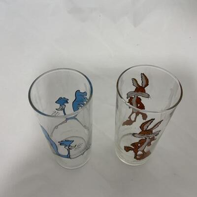 .233. VINTAGE | Looney Tunes | 1973 | Road Runner | Wile E Coyote 