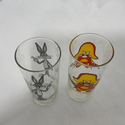 .239. VINTAGE | Looney Tunes | 1973 | Buggs Bunny | Yosemite Sam