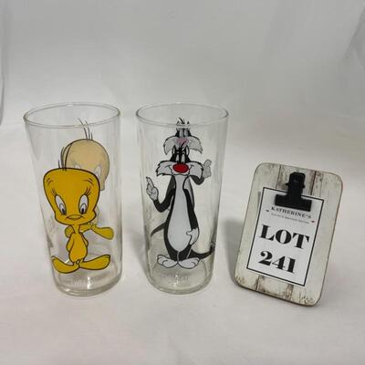.241. VINTAGE | Looney Tunes | 1973 | Tweety Bird | Sylvester