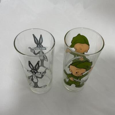 .242. VINTAGE | Looney Tunes | 1973 | Buggs Bunny | Elmer Fudd