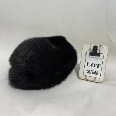 .256. VINTAGE | Marshall Fieldâ€™s | Womenâ€™s Fur Hat