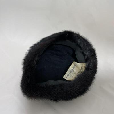 .256. VINTAGE | Marshall Fieldâ€™s | Womenâ€™s Fur Hat