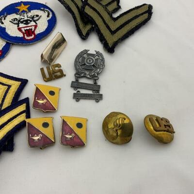 .282. Lot of Military Patches and Pins