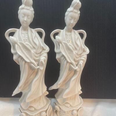 Porcelain twins