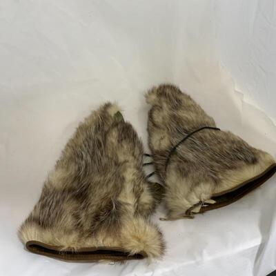 .285. ANTIQUE | WW2 Army Air Force | Extreme Cold | Arctic Wolf Mittens
