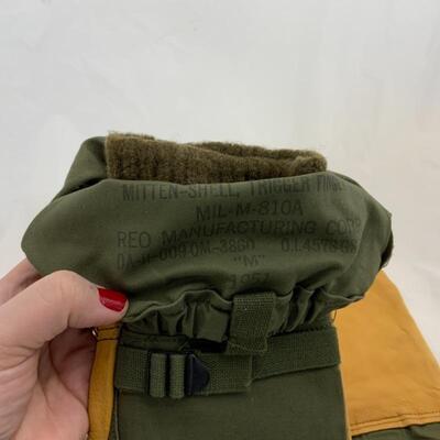 .288. Three Sets WW2 Army Air Force Mittens | Lighter Weight