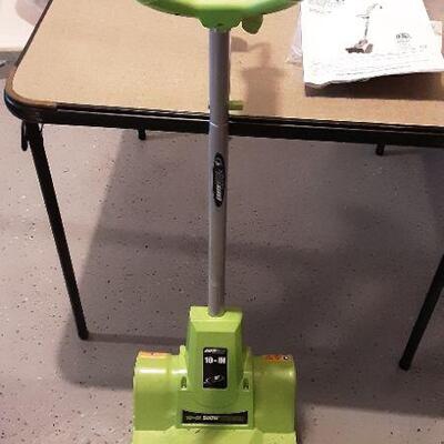 Snow thrower