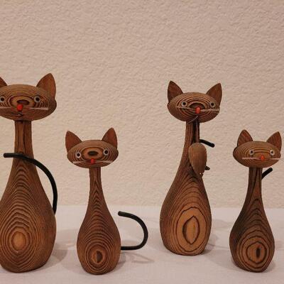 Lot 3: (4) Vintage Mid Century Wood Cat Family 