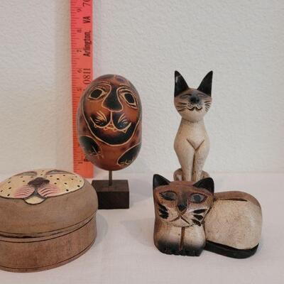 Lot 19: Vintage International Wood/Gourd Cat Lot