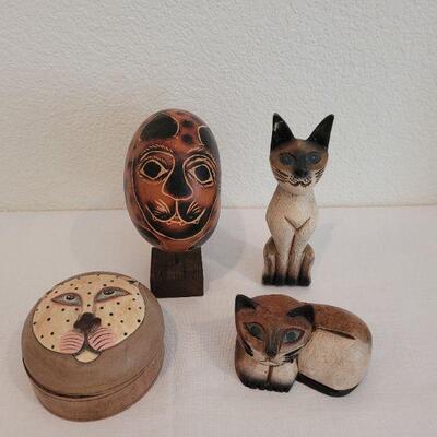 Lot 19: Vintage International Wood/Gourd Cat Lot