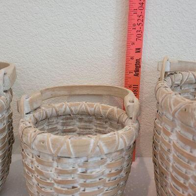 Lot 26: Hallmark Wood Handle Whitewashed Nesting Baskets