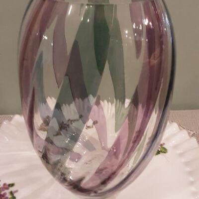 Ribbon swirl vase