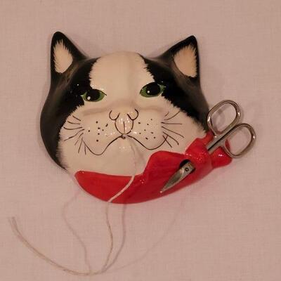Lot 51: Vintage Cat String & Scissors Holder