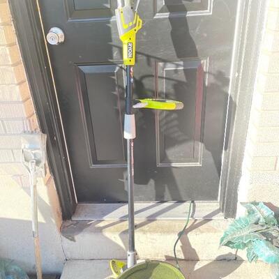 Cordless Ryobi weedeater/ no battery/charger 