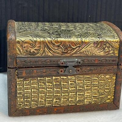 Small chest 4â€ x 5â€