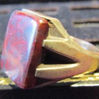 LOT 26  MEN'S STERLING RING WITH RED JASPER STONE