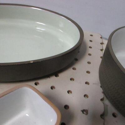 Lot 240 - 25 Piece Denby England Camelot Chevron Stoneware 