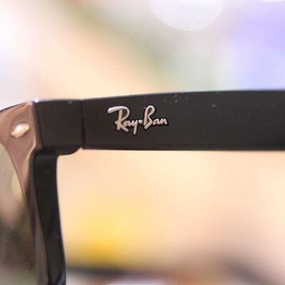 Lot 43 Ray-Ban Polarized Glasses in Case