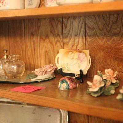 Lot 90 Capodimnote Pink Floral DÃ©cor, Mirror w/ Ceramic Roses & More