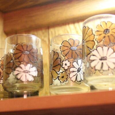 Lot 92 Mid Century Floral Glasses