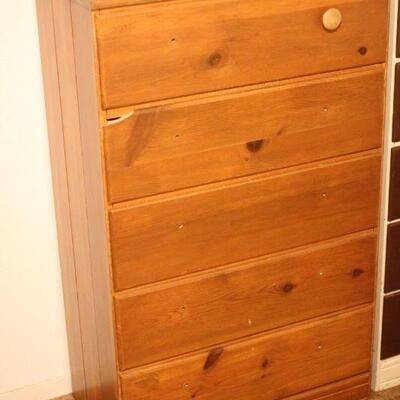 Lot 98 Pine Dresser 43x15.5x15