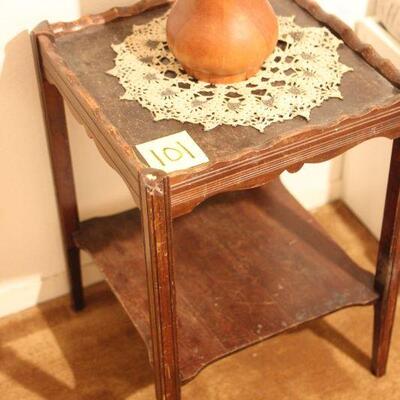Lot 101 Vintage Side Table & Floral 26x18x18