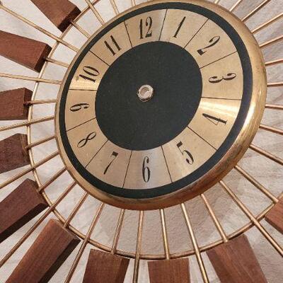 Lot 142: Vintage STARBURST Design Mid Century Modern Wall Clock (needs movement)