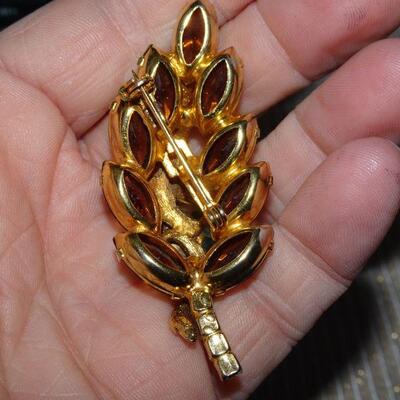 Gold Tone Amber & Orange Rhinestone Leaf Brooch 