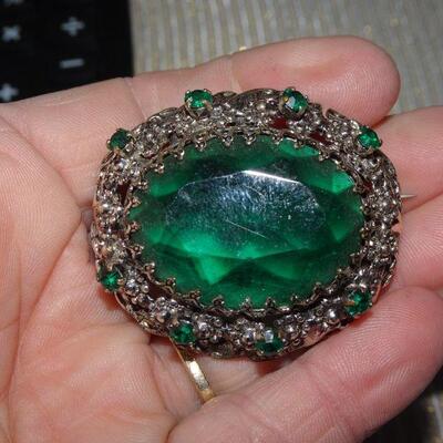 Silver Tone Emerald Green Color Rhinestone Brooch, Royalty! 
