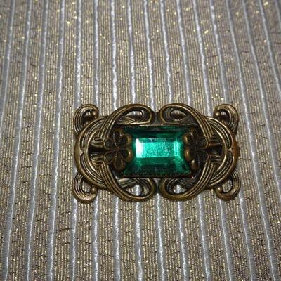 Victorian Emerald Green Rhinestone Brooch Pin 