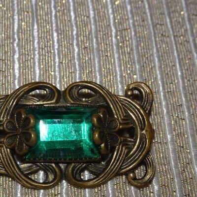 Victorian Emerald Green Rhinestone Brooch Pin 