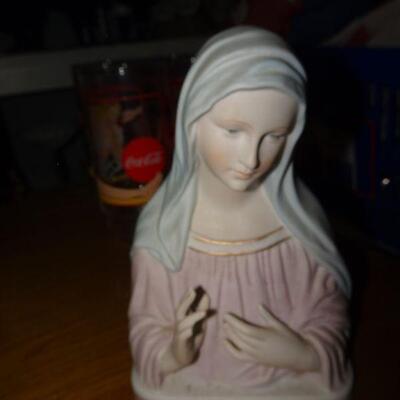 Virgin Mary Porcelain Figure - Damaged Finger 