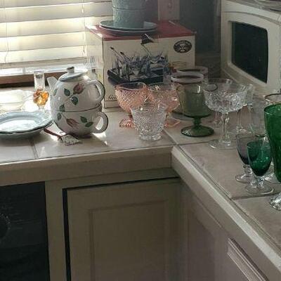 Vases, glasses, dishes, trinkets
