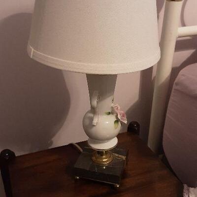 Table lamp with flowers