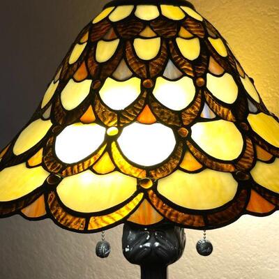 LOT 29  REPRODUCTION TIFFANY TABLE LAMP ANTIQUES ROAD SHOW COLLECTION DALE TIFFANY,INC