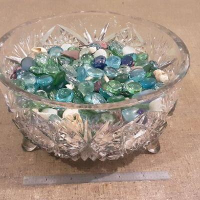 Glass bowl w/glass stones