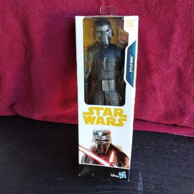 Lot 19  Star Wars Kyloren