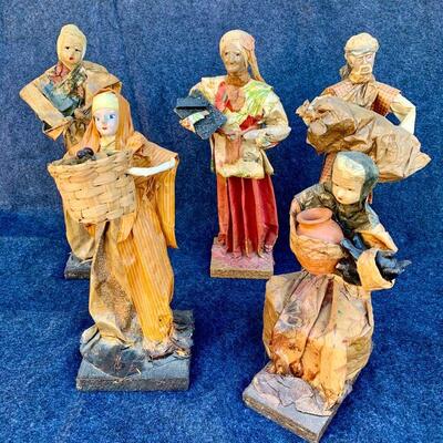 LOT 47  GROUP OF VINTAGE FOLK DOLLS WOOD & PAPER MACHE