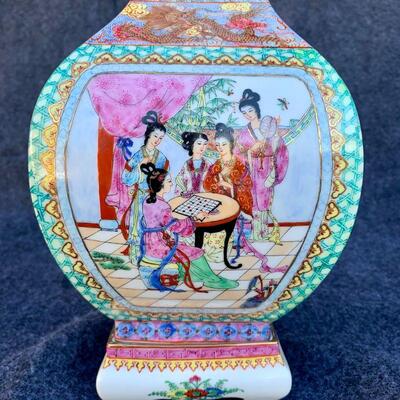 LOT 48  REPRODUCTION CHINESE CERAMIC VASE & STAND