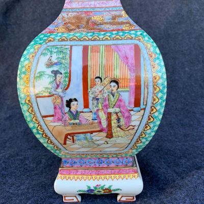 LOT 48  REPRODUCTION CHINESE CERAMIC VASE & STAND