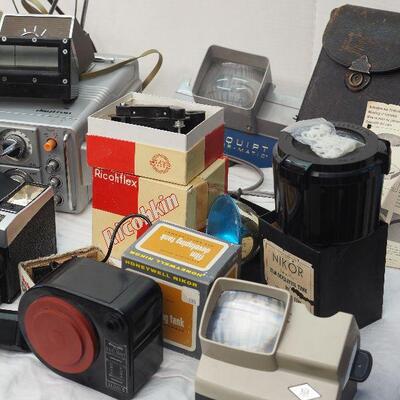 Lot 57 Electronic Over the air TV (works)  Cassette player ( Fires up) 