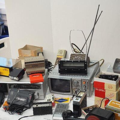 Lot 57 Electronic Over the air TV (works)  Cassette player ( Fires up) 