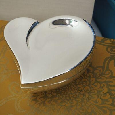 Lot 58 Collectibles #2 Crock, Vintage shoe horns, Carved large Designer glass bowl, Silver plate