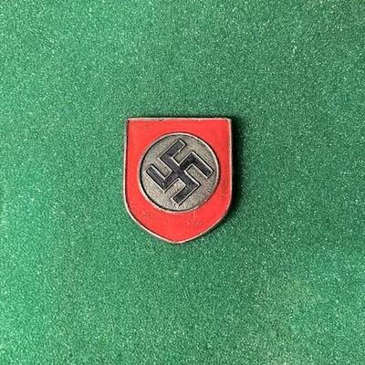 LOT#34B: German Nazi Helmet Insignia