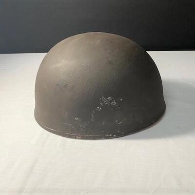 LOT#95: 1945 BMB British Military Paratrooper Helmet