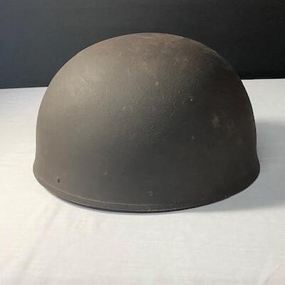 LOT#95: 1945 BMB British Military Paratrooper Helmet