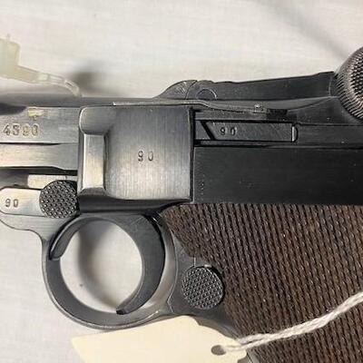 LOT#99: 1942 Mauser Police 9mm
